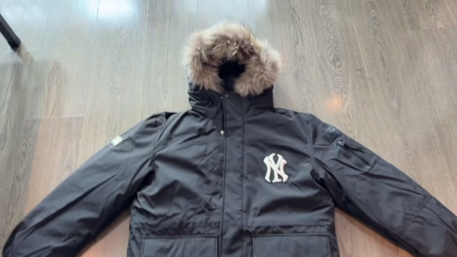 Mlb羽绒2000多