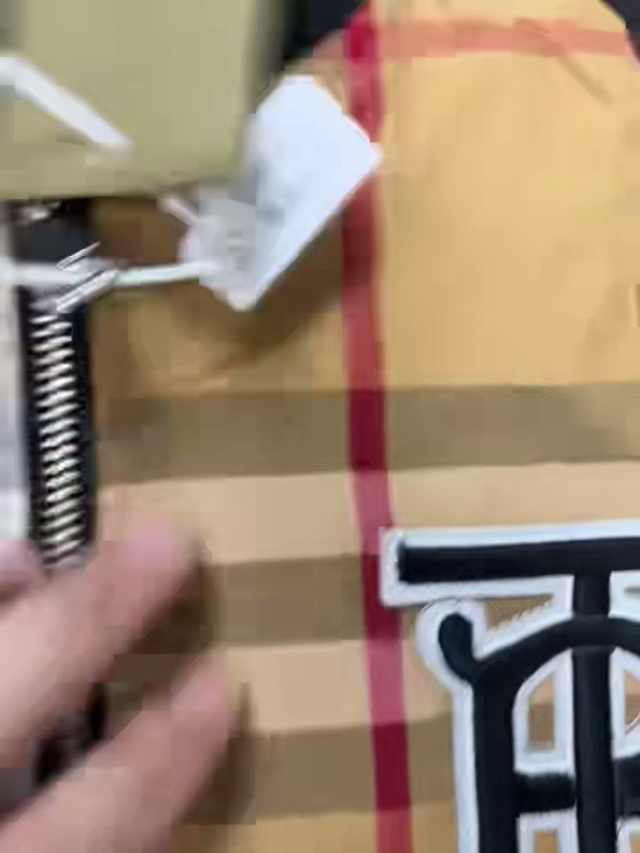 博柏利外套有几百件
