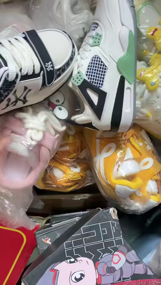 成人运动鞋100双，