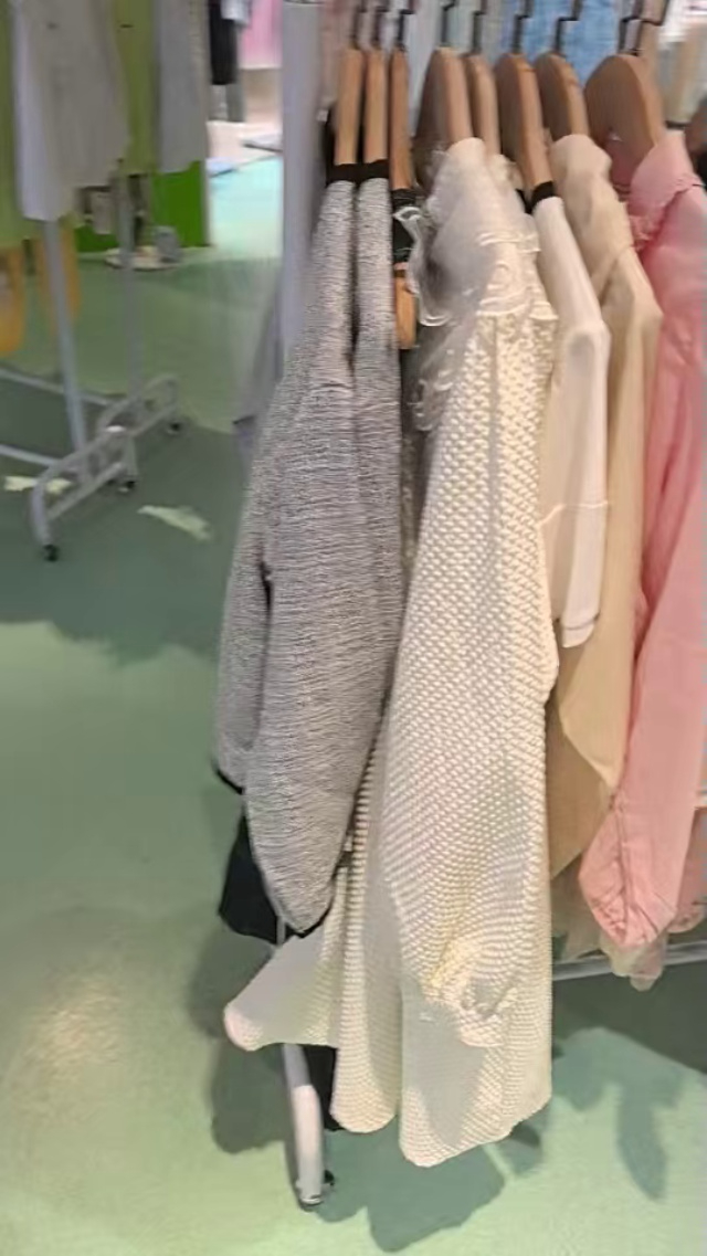 实体下架500多件，