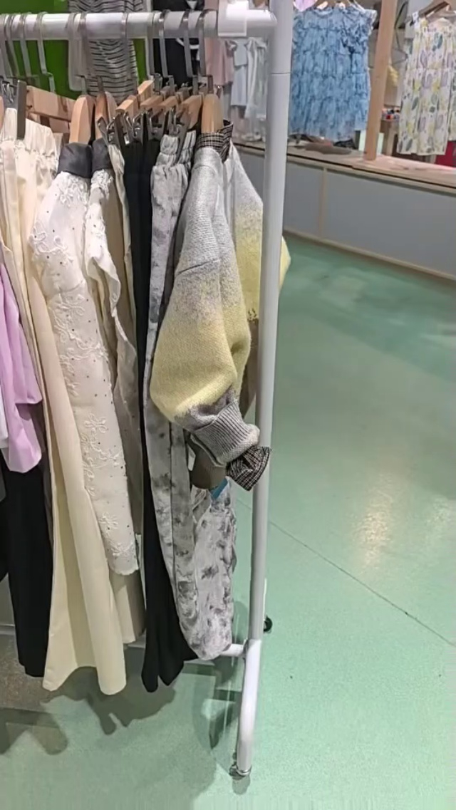 实体下架500多件，