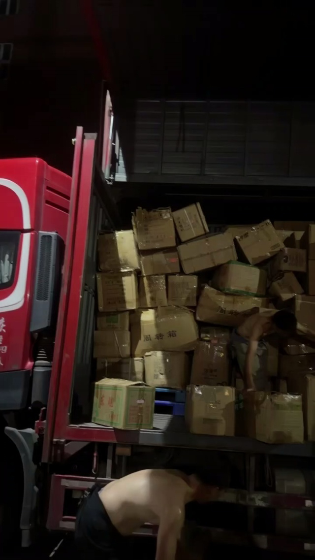 精品百货回仓两大大车