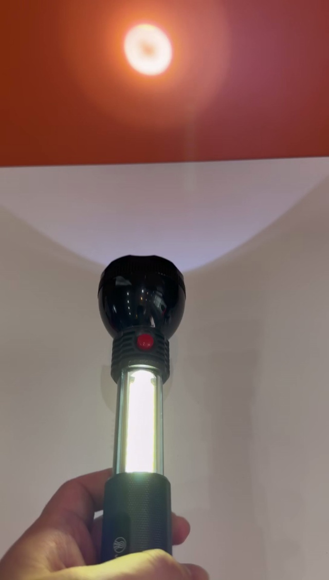 多功能手电筒，手电筒