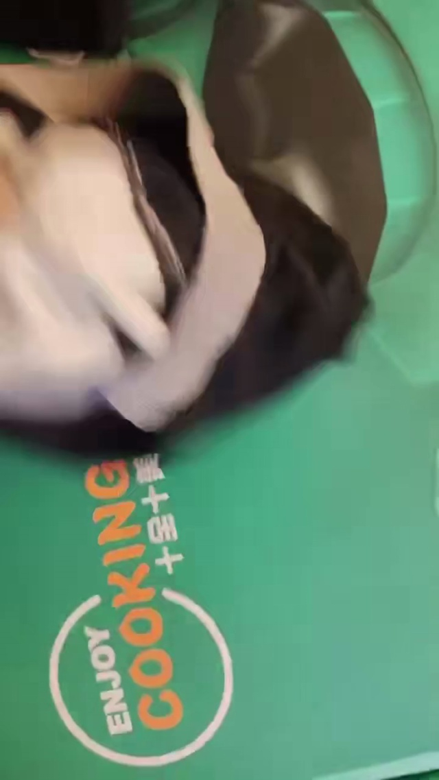 内裤1万条。一个颜色