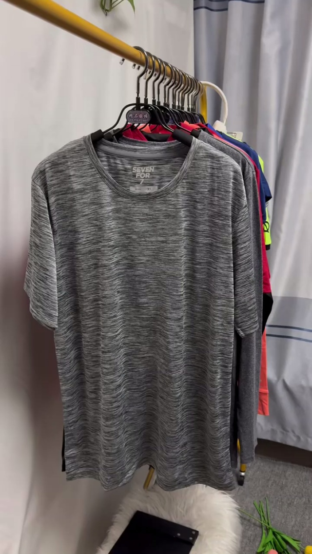 男女运动服一批，数量