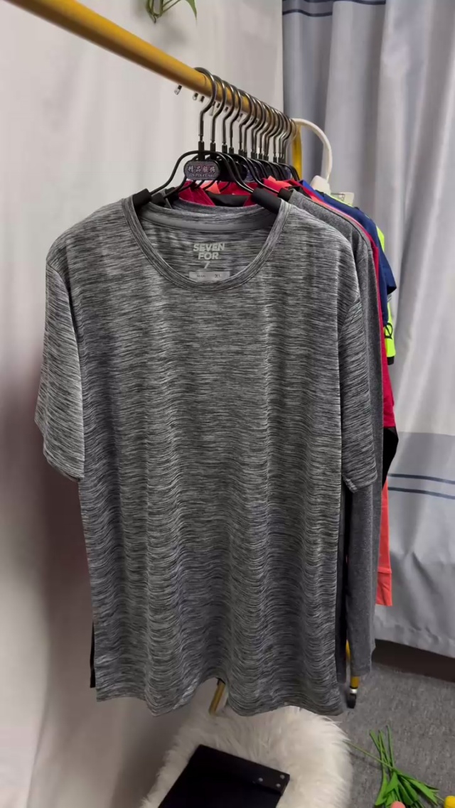 男女运动服一批，数量