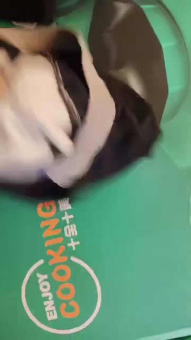 内裤1万条。一个颜色
