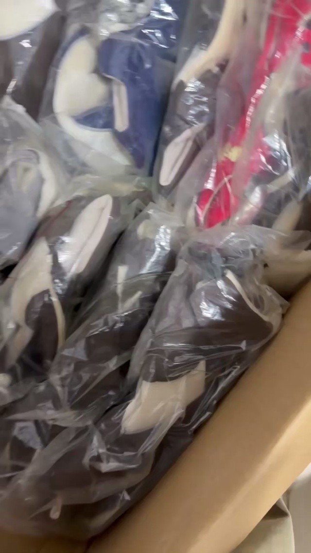 背带1000个左右 