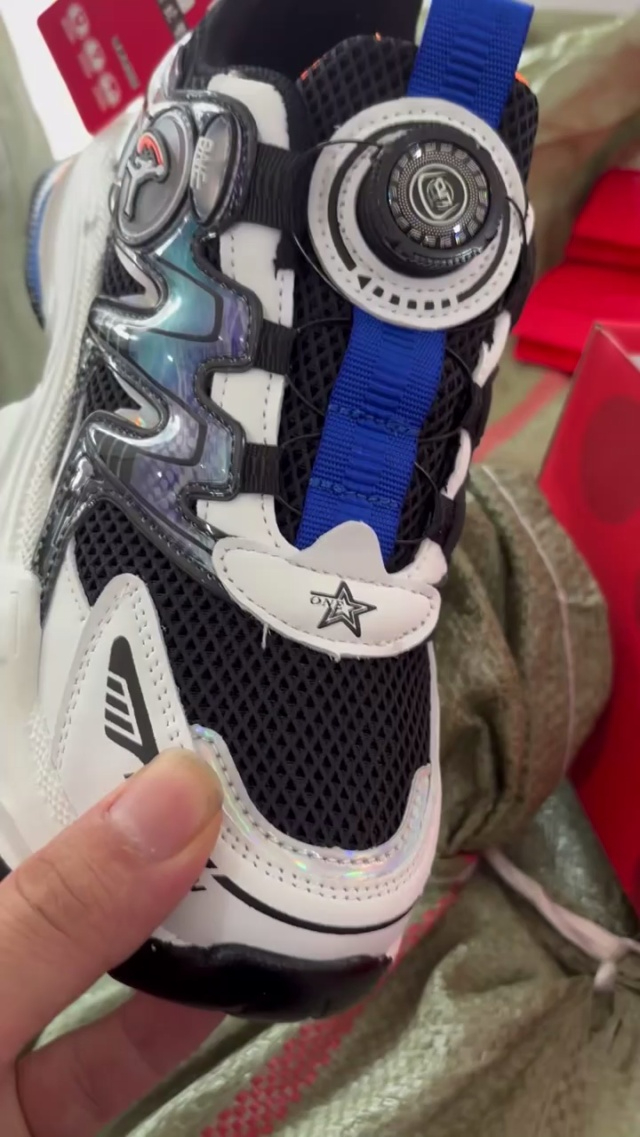 来高品质的童鞋出货3
