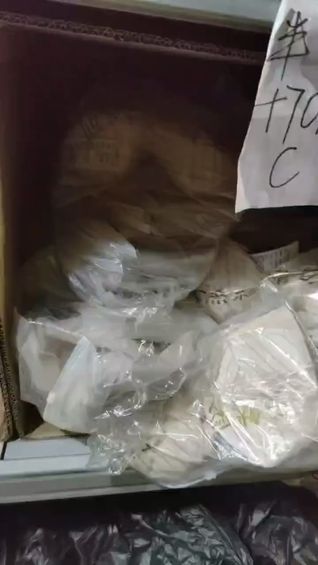 哺乳文胸两千来个。 