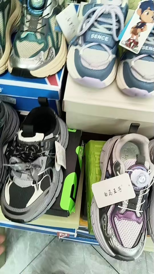 品牌精品儿童秋冬运动