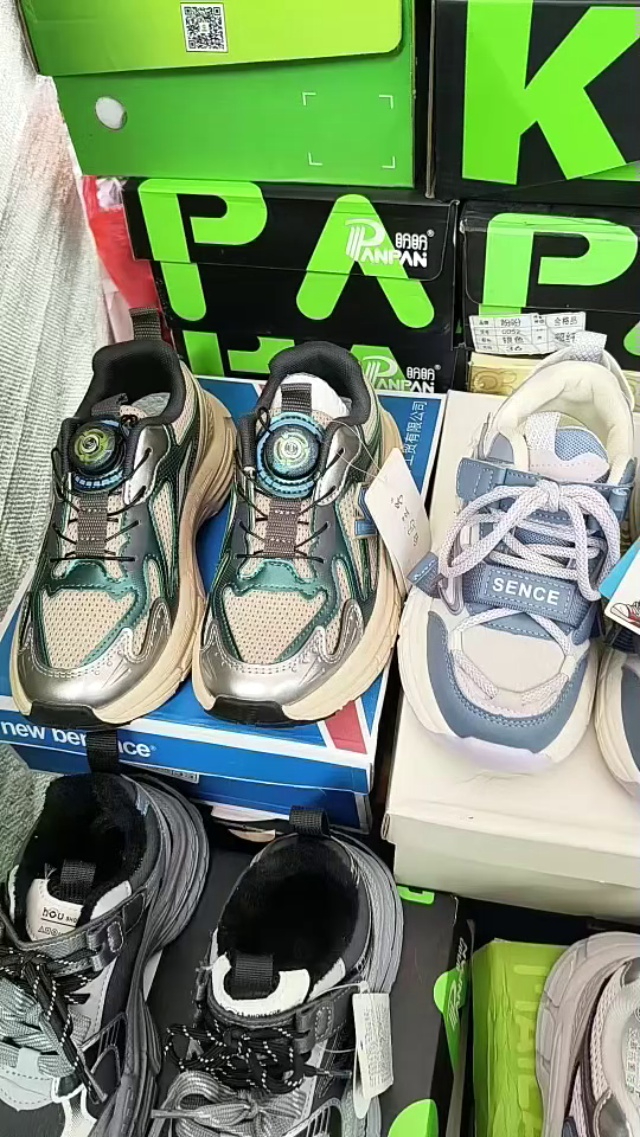 品牌精品儿童秋冬运动
