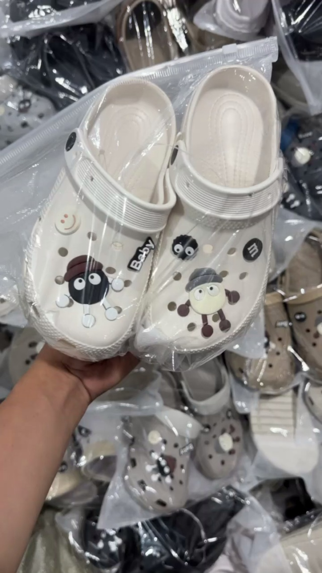 8000双 卡通扣花