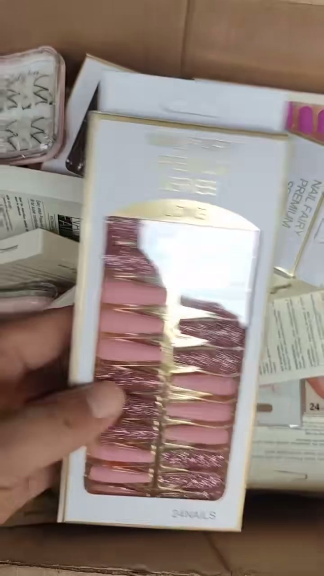 美甲片2000盒，款