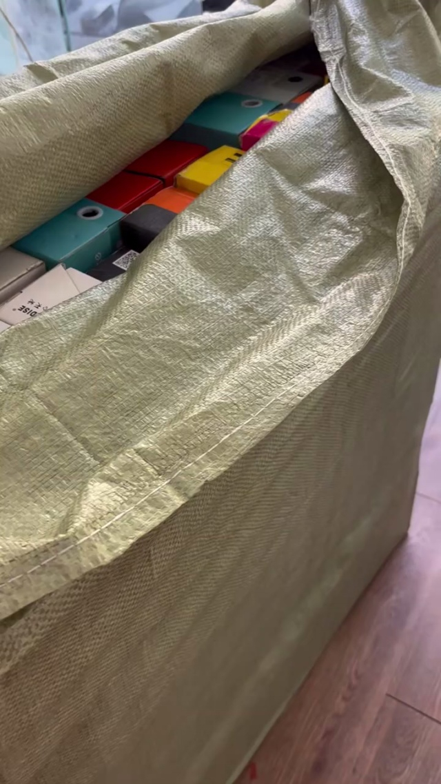 出货. 小童鞋200