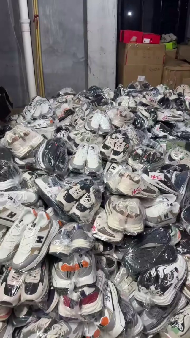 爆款品牌男运动，双双