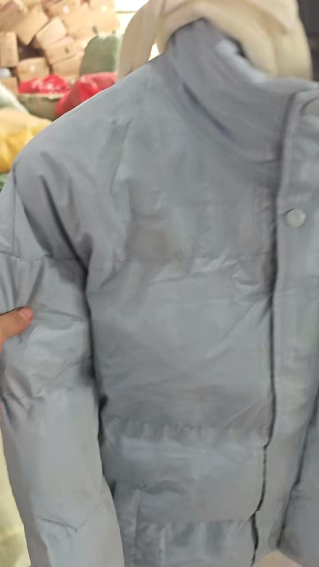有几千件棉服杂款处理