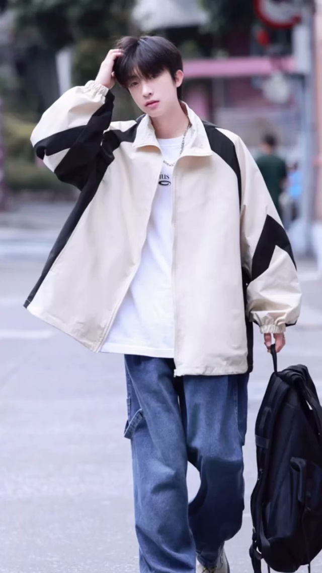 系列款宽松休闲拉链外