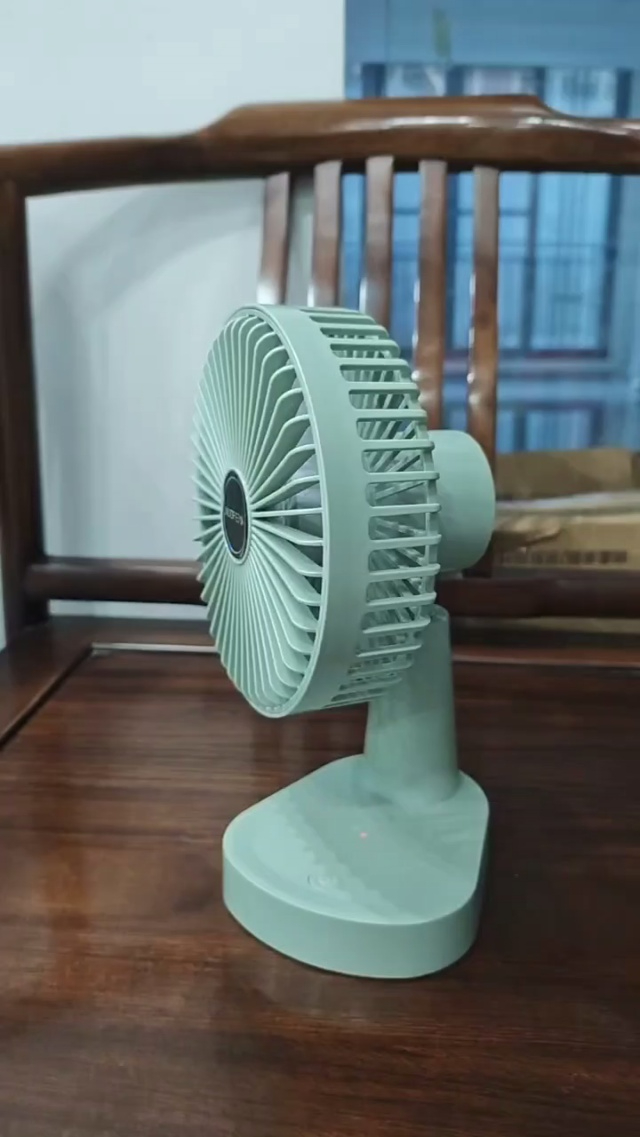摇头桌面风扇 200