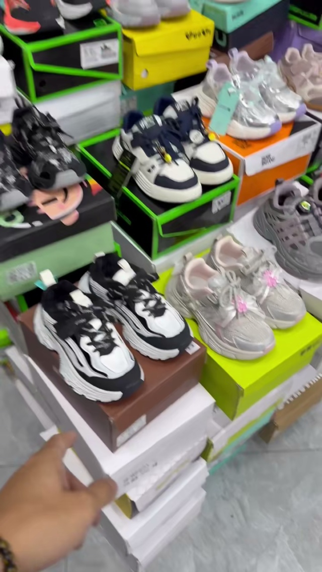 精品童鞋，中童中大童