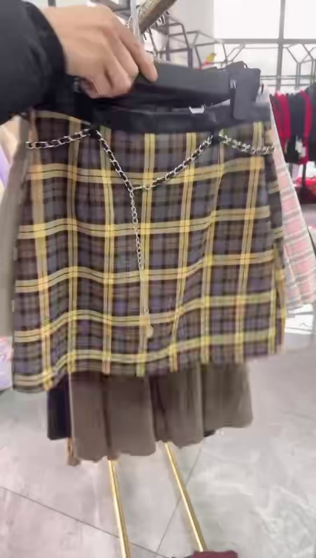 女士精品短裙，秋冬款