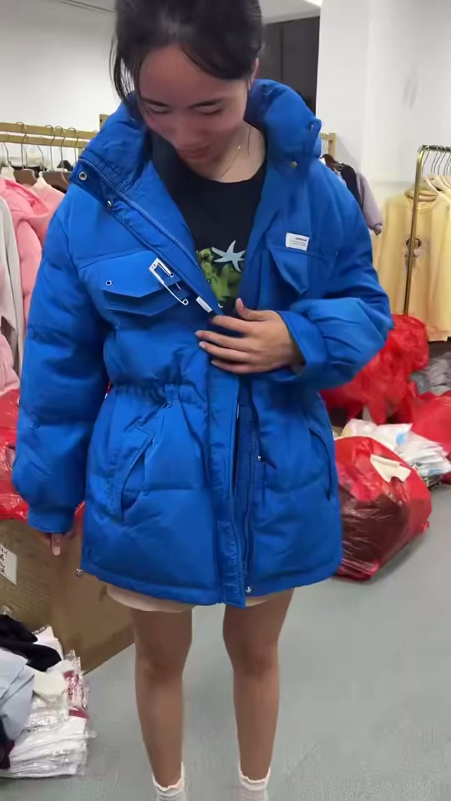 单款羽绒服  均码 