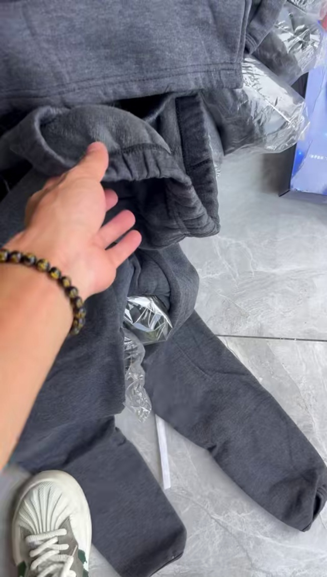 一个款  男女同款保