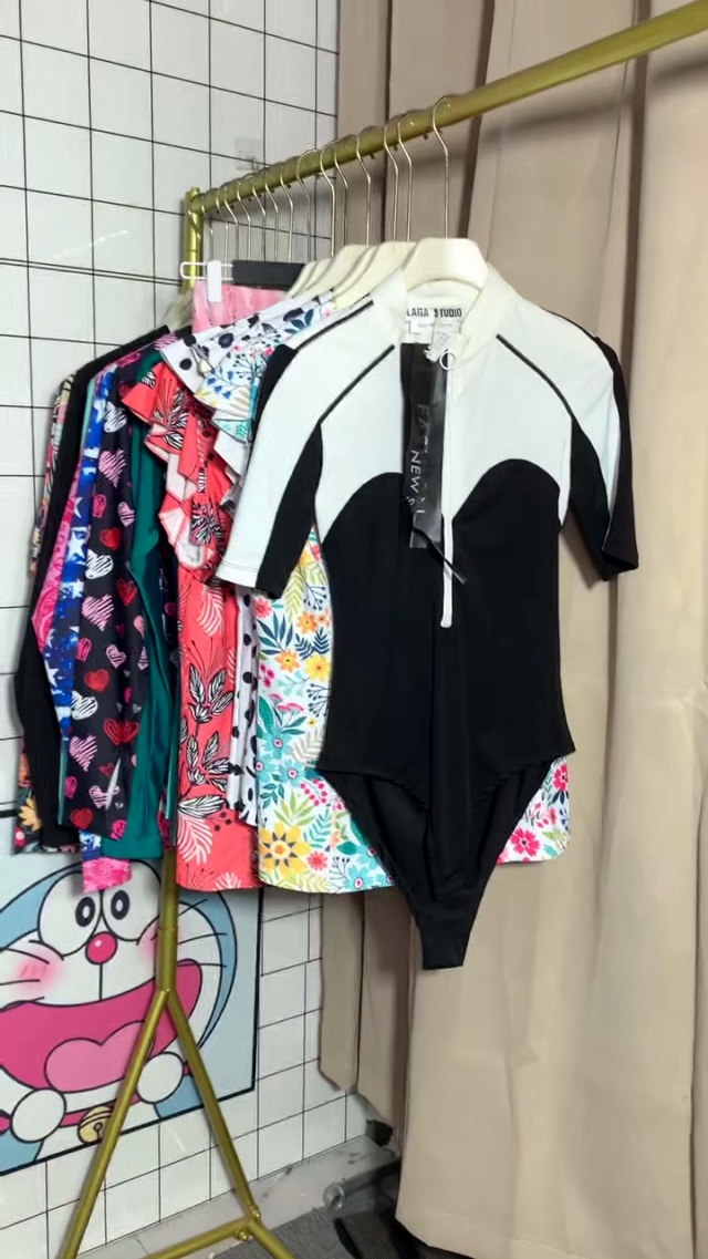 4.5清566件女泳